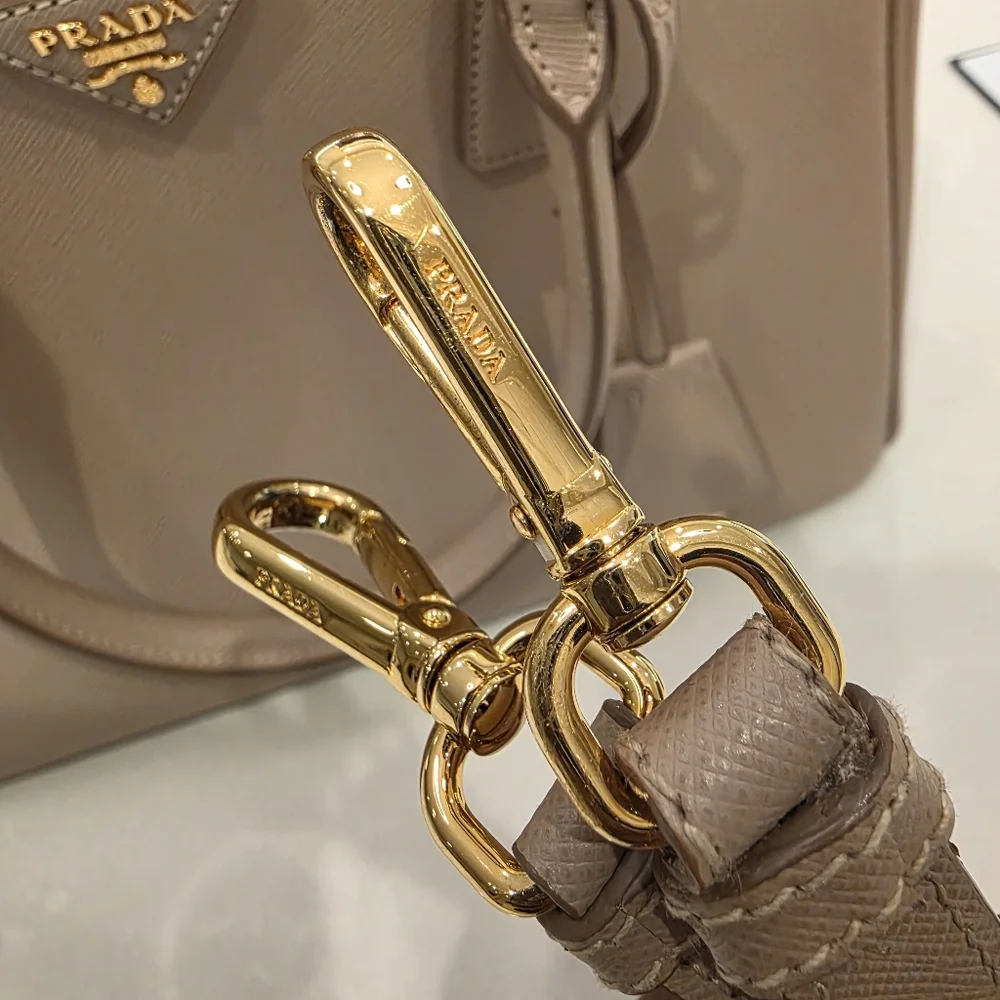 💯 Authentic Prada | Galleria Medium Saffiano Leather bag - Picture 11 of 17